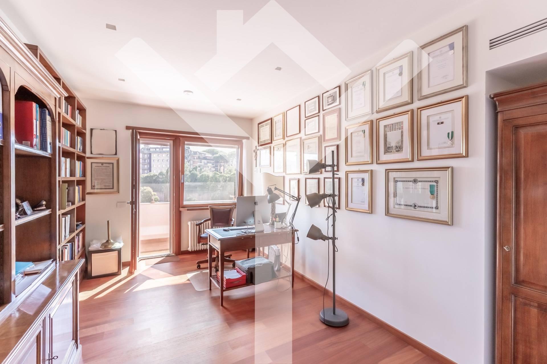 Penthouse for Sale to Roma