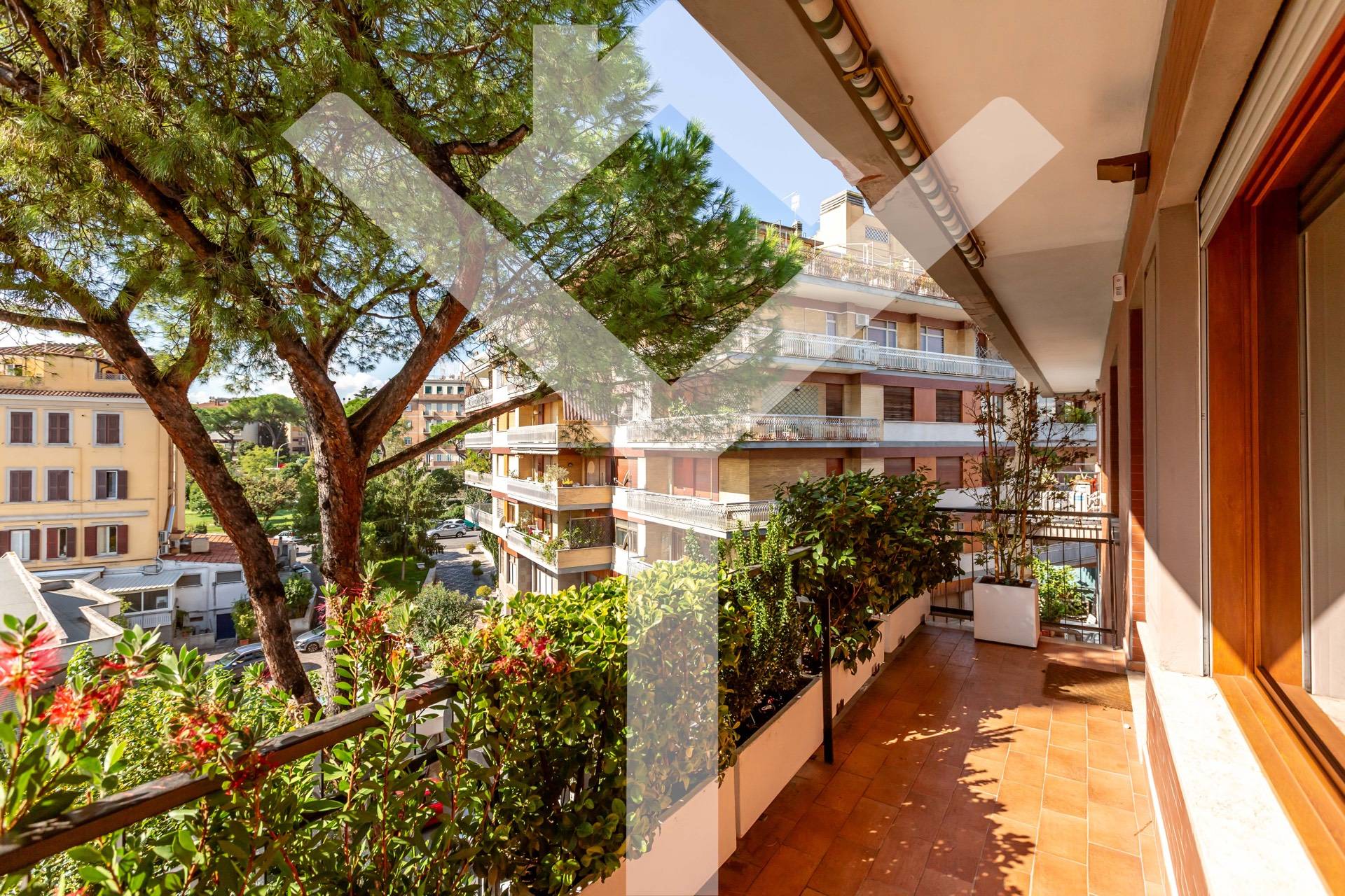 Penthouse for Sale to Roma