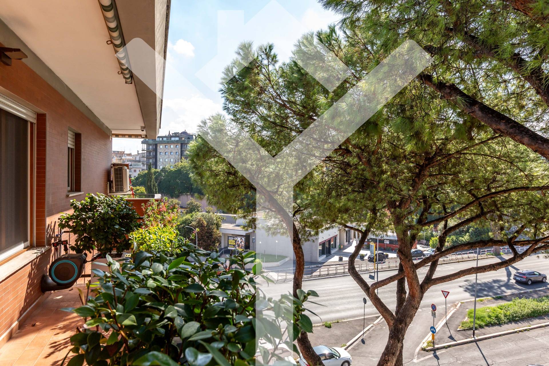 Penthouse for Sale to Roma