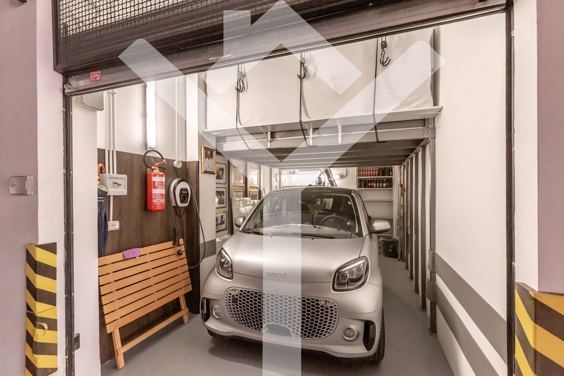 Penthouse for Sale to Roma