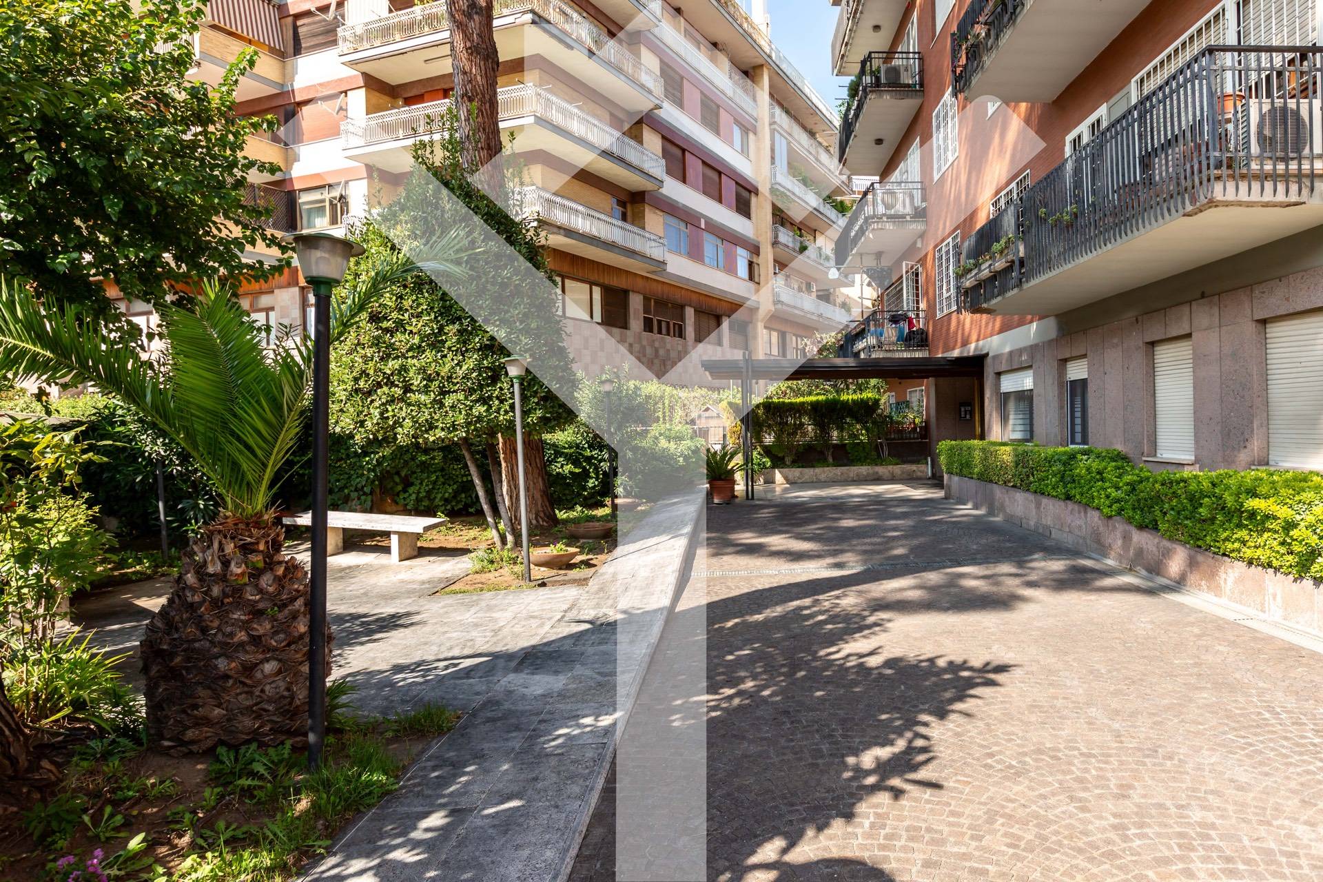 Penthouse for Sale to Roma