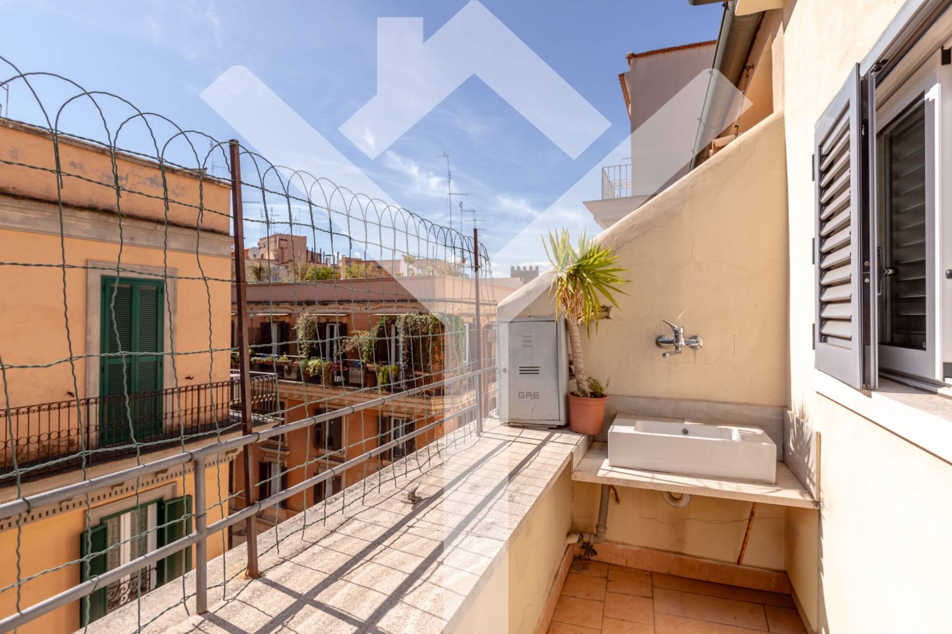 Penthouse for Sale to Roma