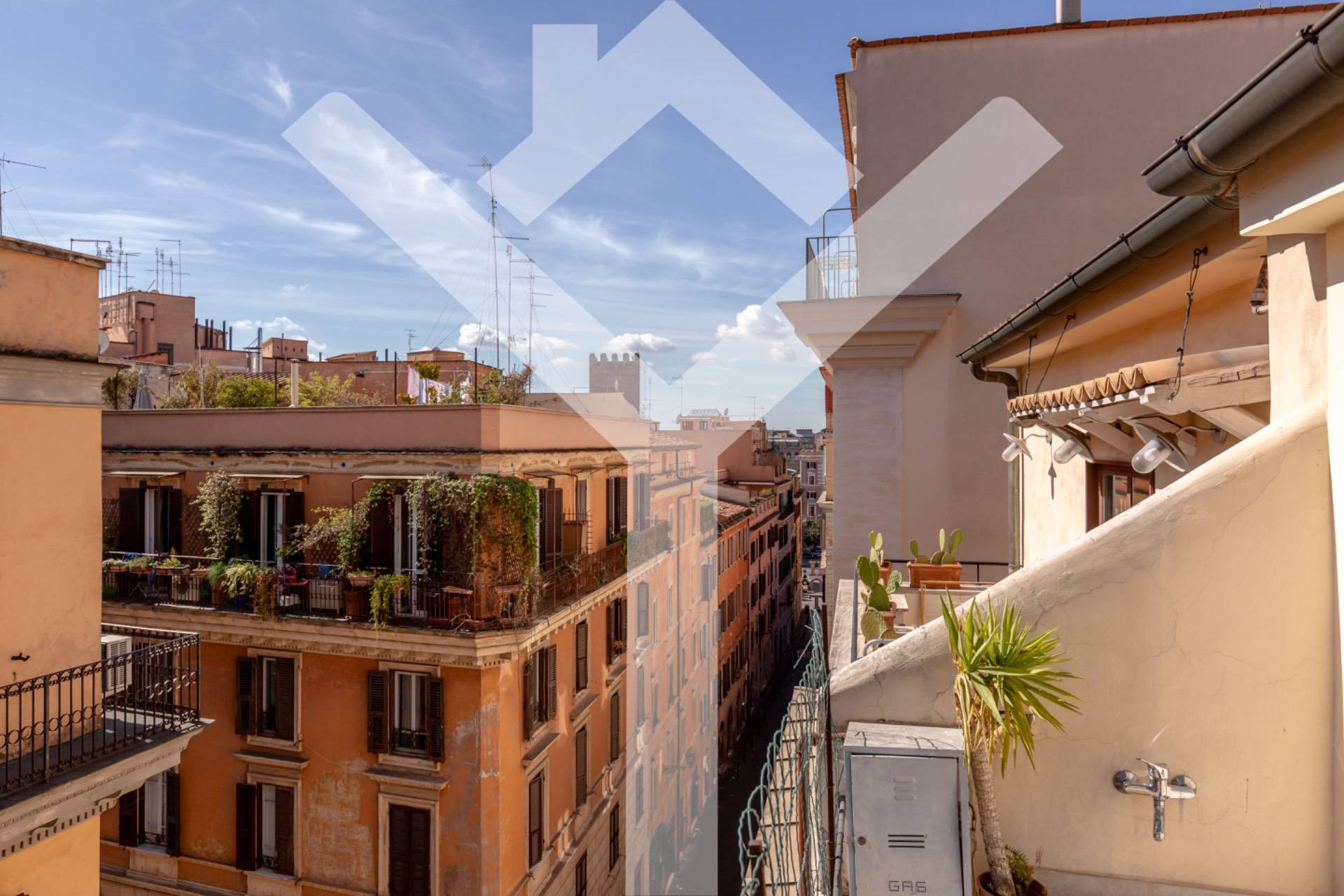 Penthouse for Sale to Roma
