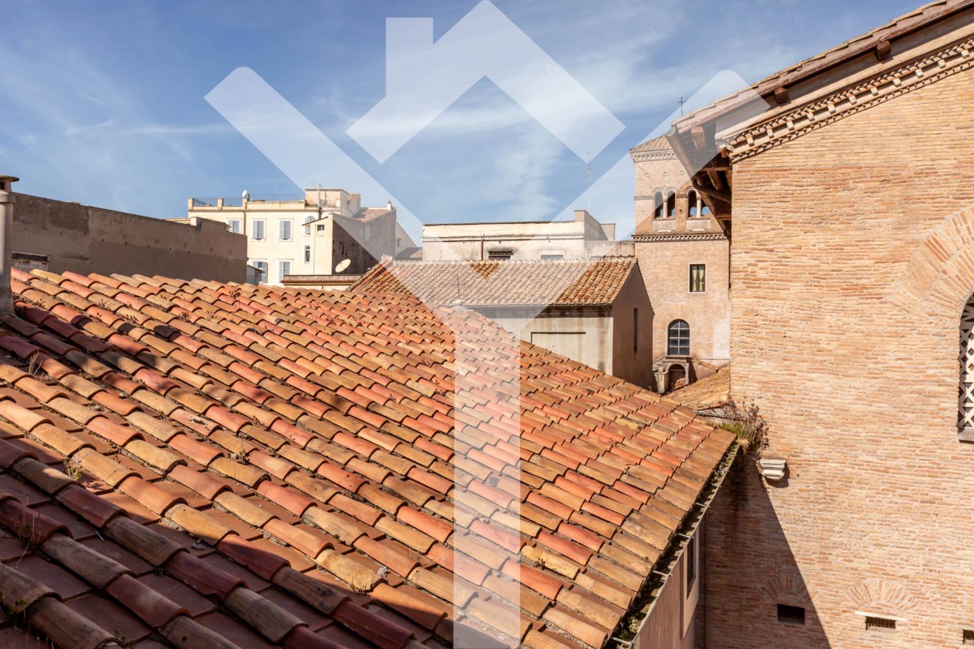 Penthouse for Sale to Roma
