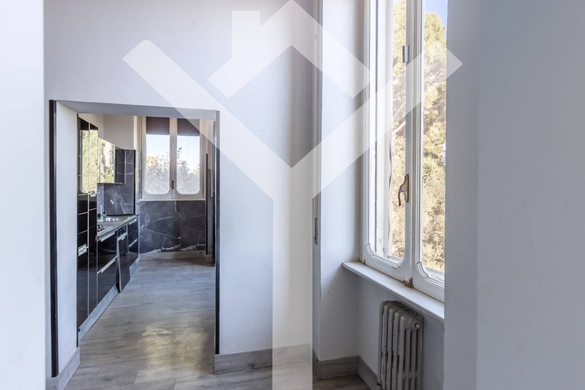 Apartment for Sale to Roma