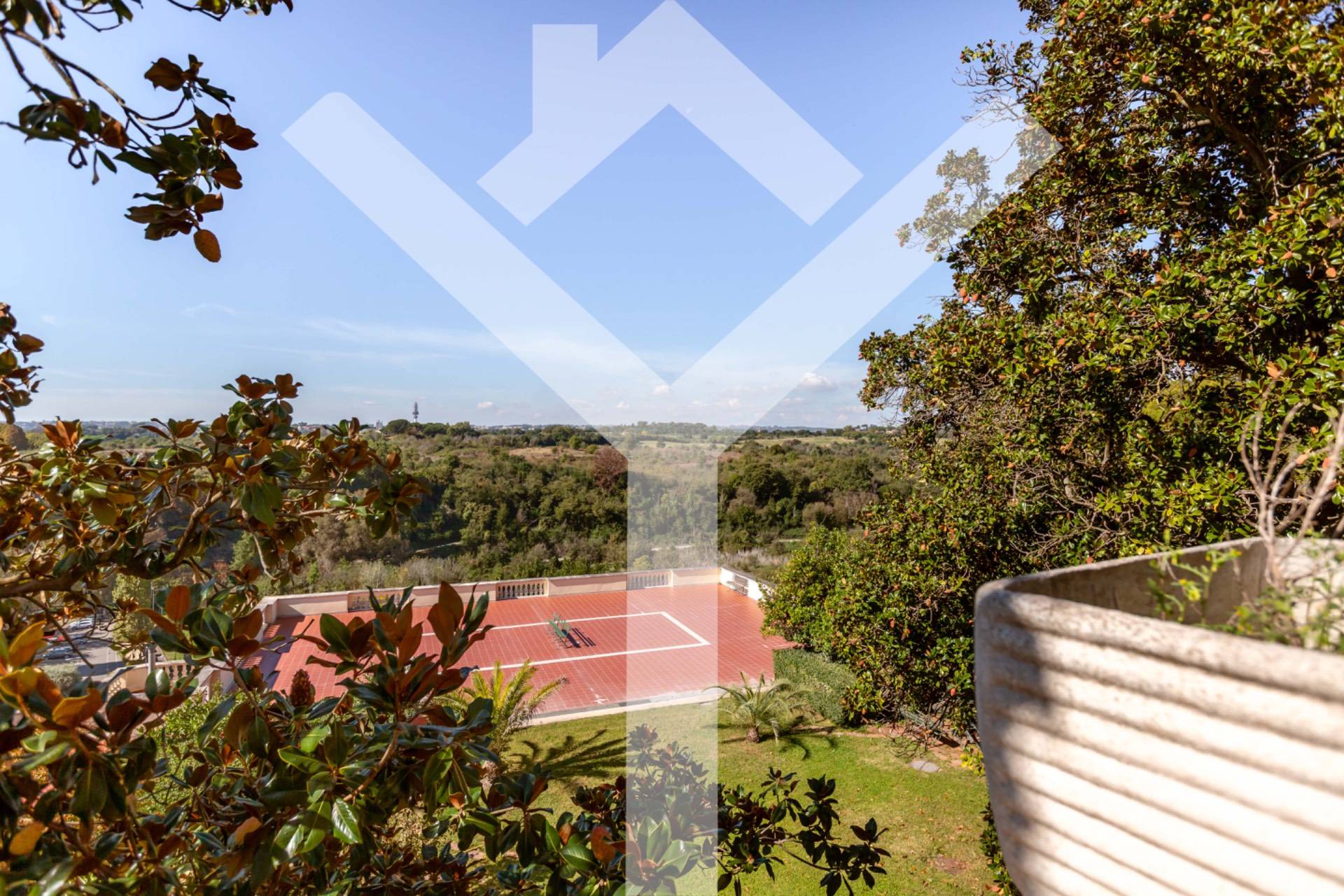 Apartment for Sale to Roma