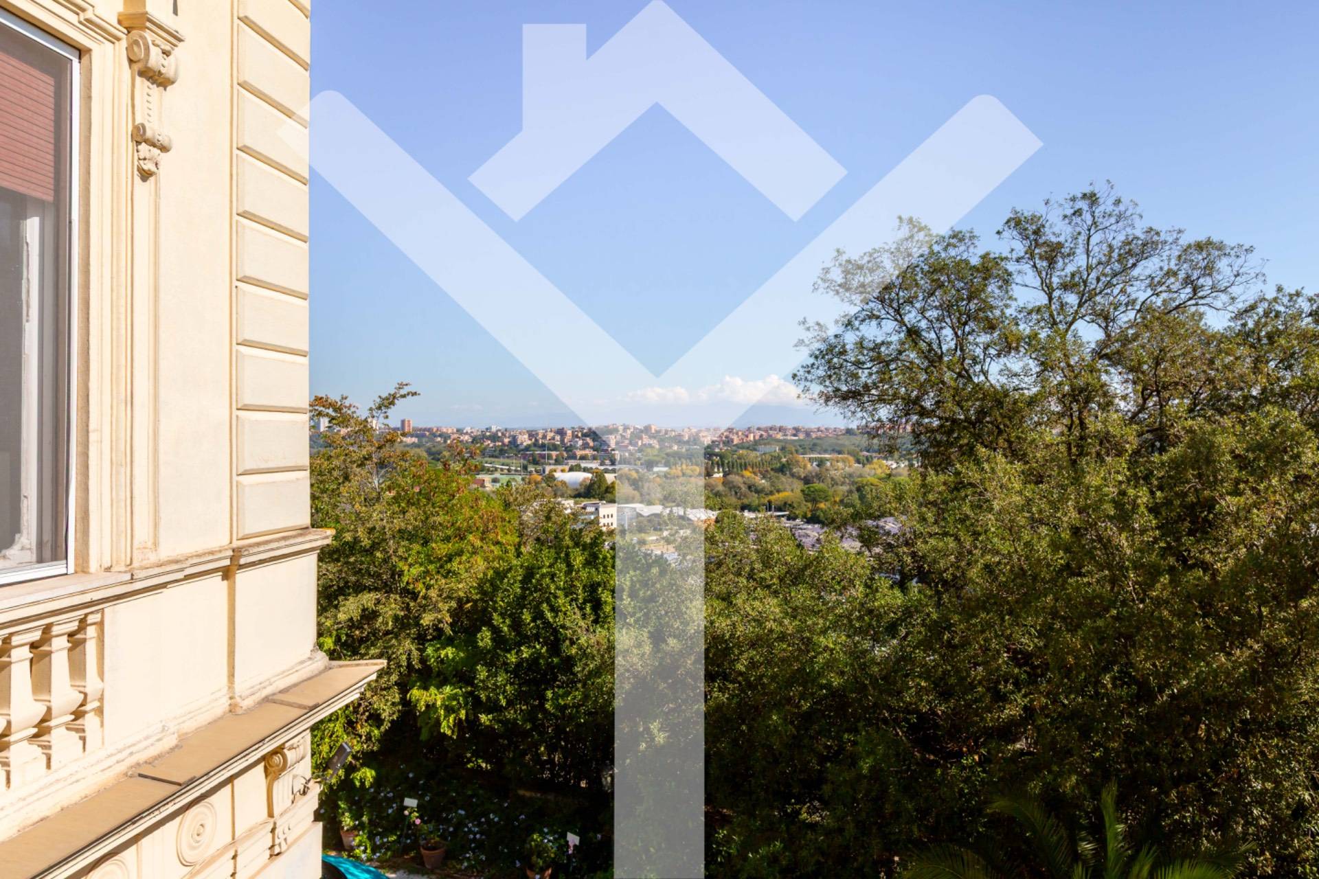 Apartment for Sale to Roma
