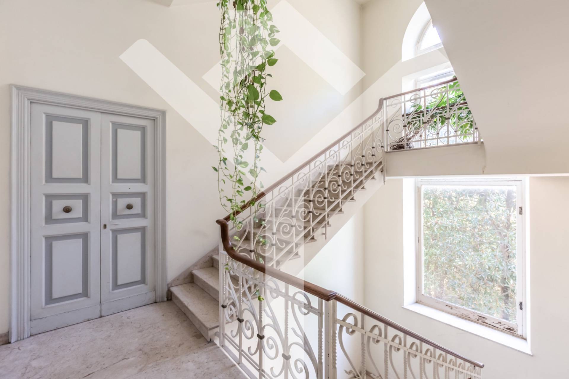 Apartment for Sale to Roma