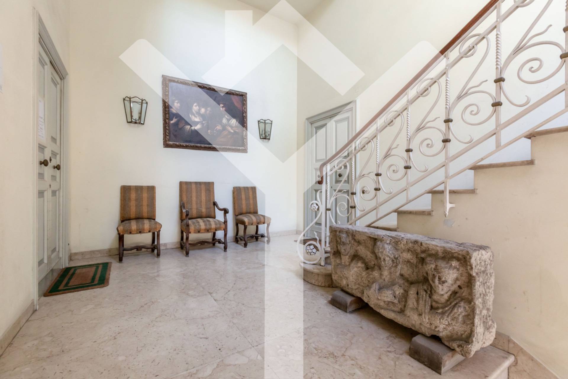 Apartment for Sale to Roma