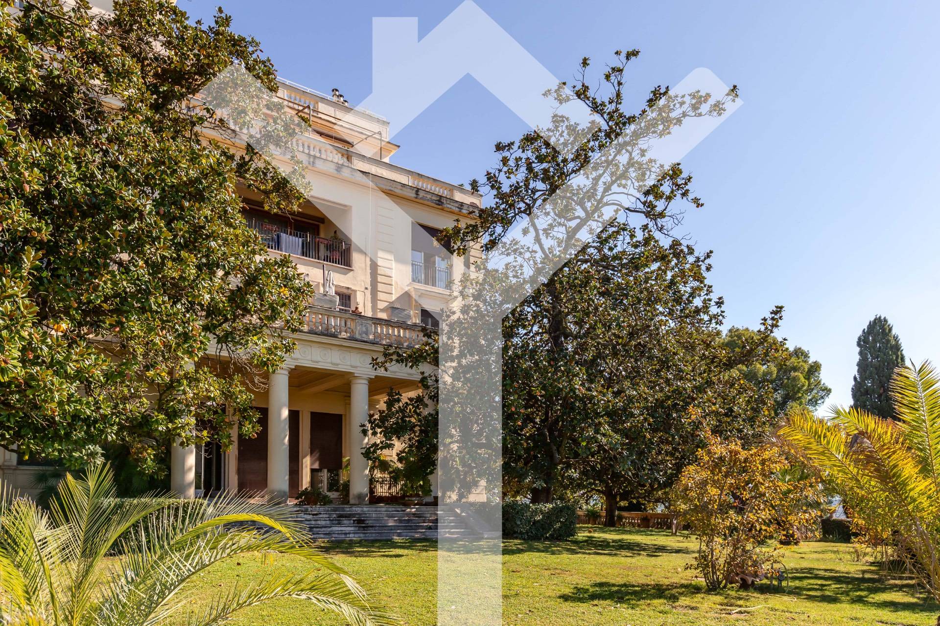 Apartment for Sale to Roma