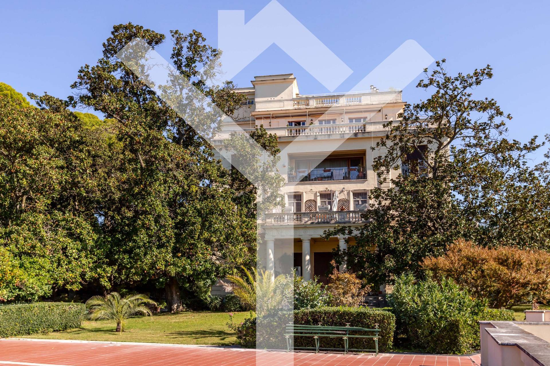 Apartment for Sale to Roma