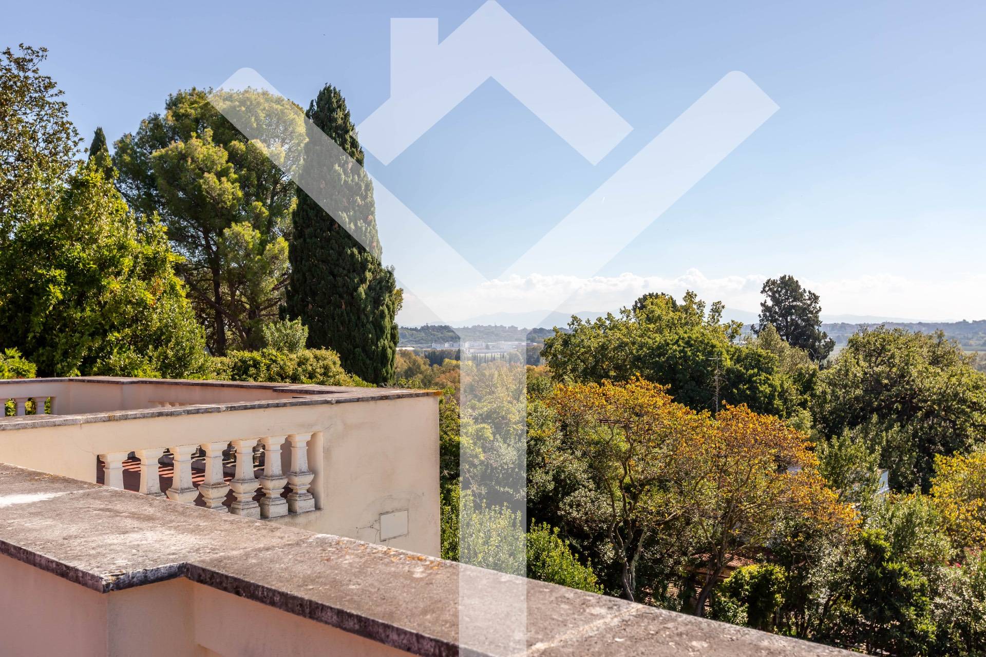 Apartment for Sale to Roma