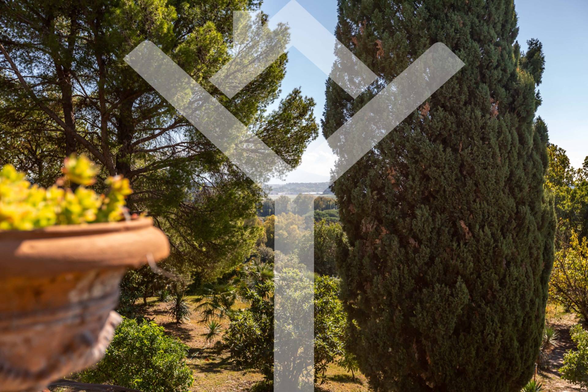 Apartment for Sale to Roma