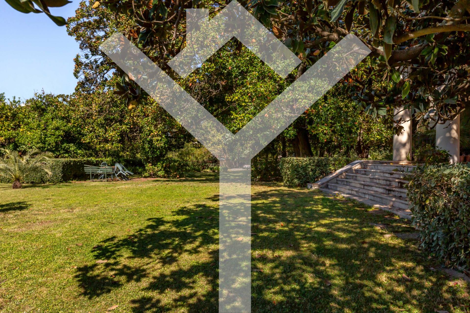 Apartment for Sale to Roma