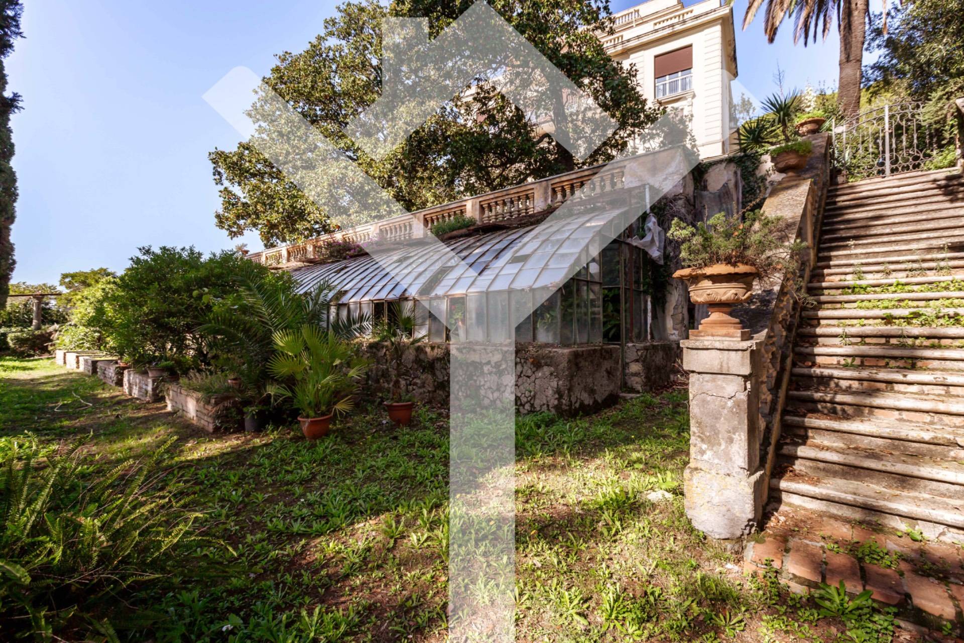 Apartment for Sale to Roma