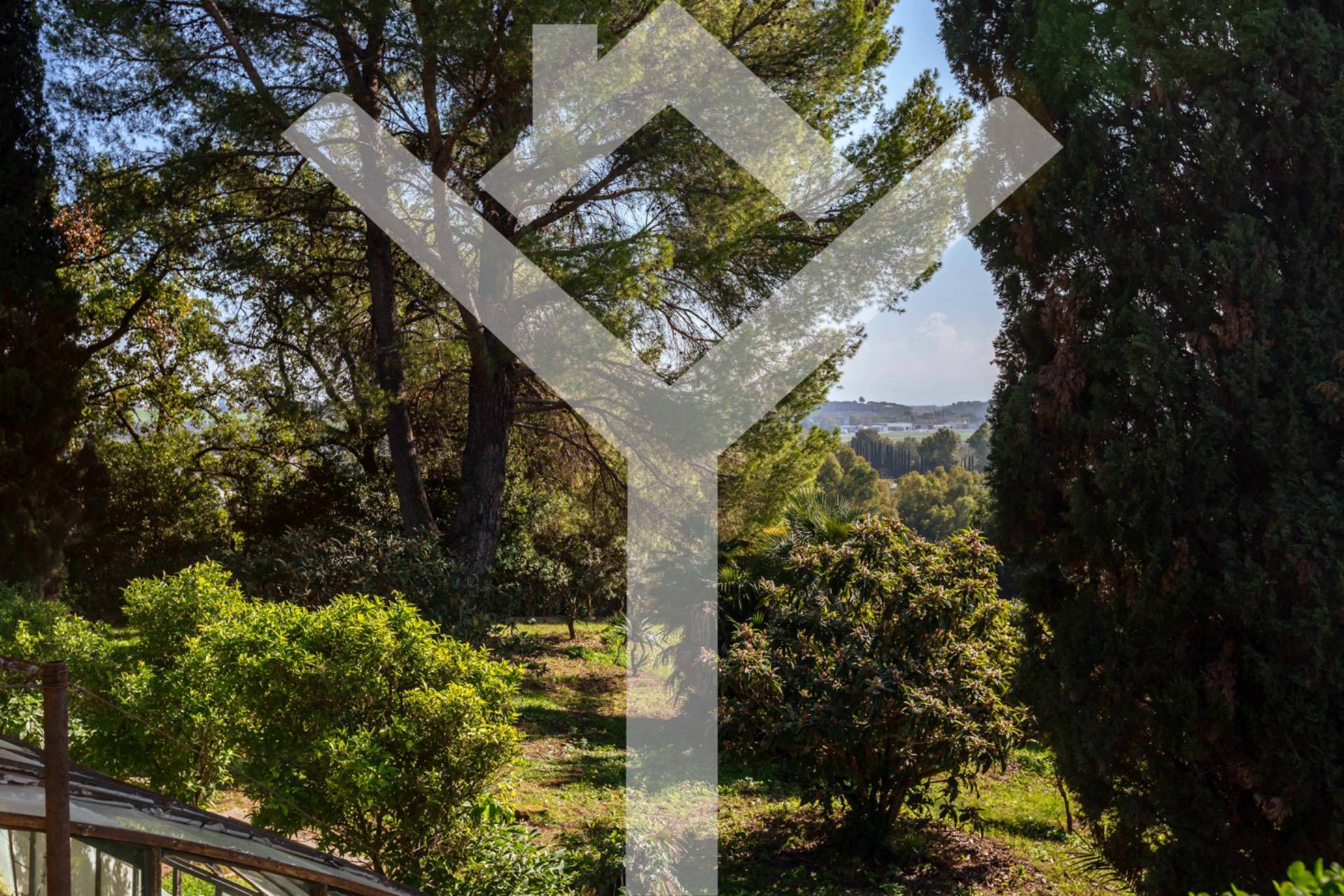 Apartment for Sale to Roma