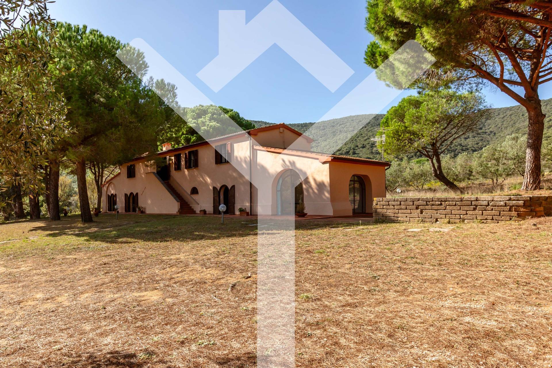 Villa for Sale to Castiglione della Pescaia