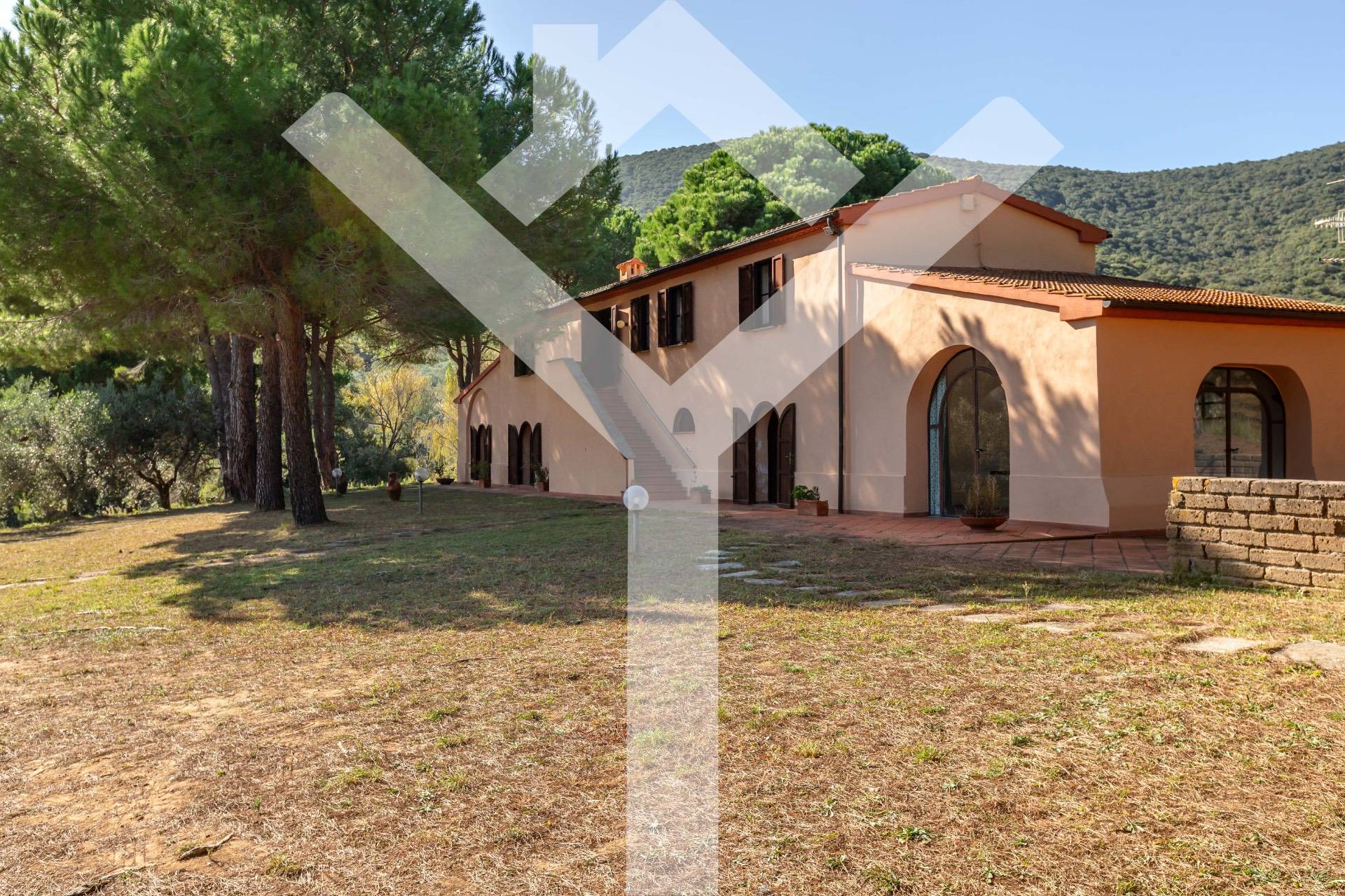 Villa for Sale to Castiglione della Pescaia
