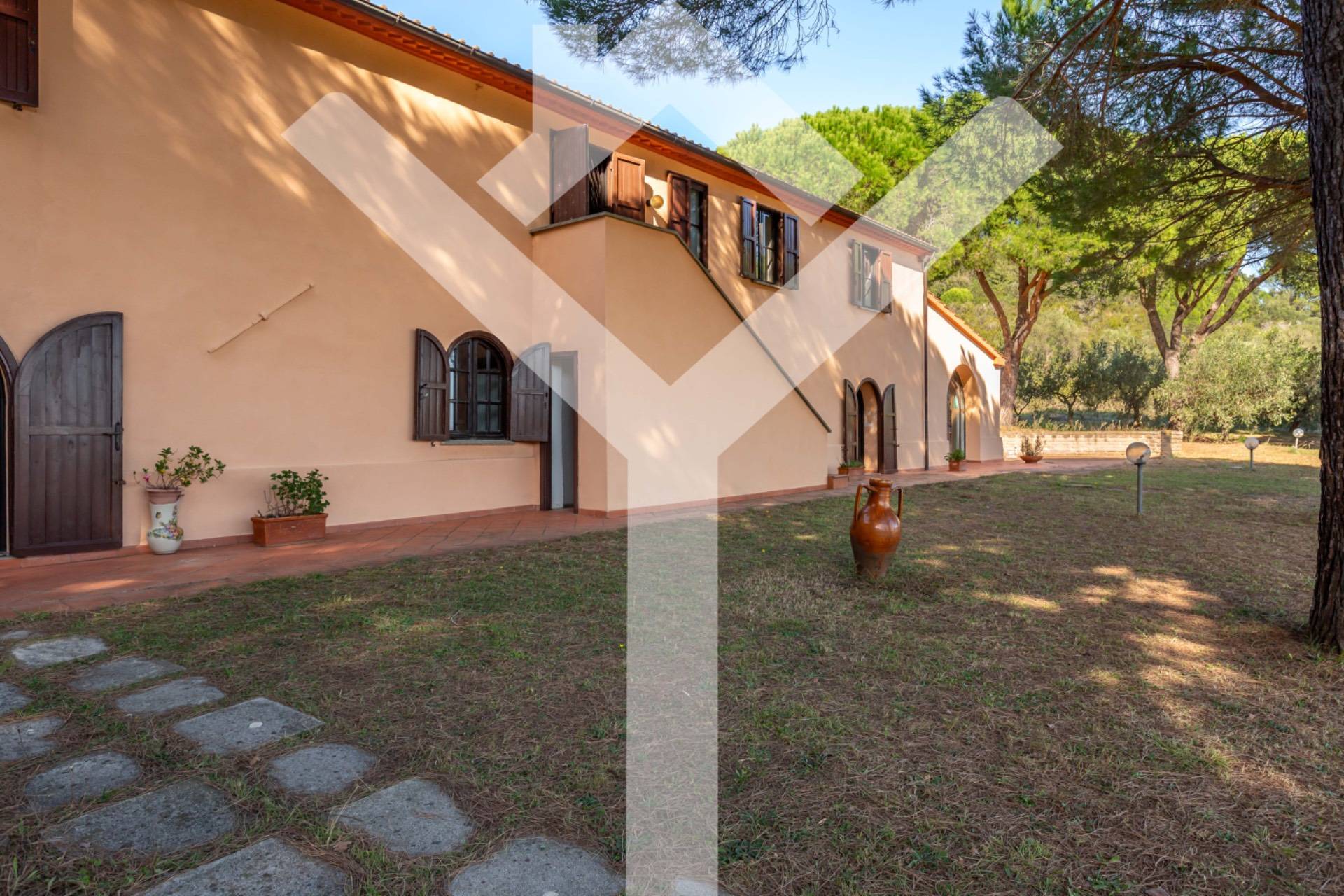 Villa for Sale to Castiglione della Pescaia