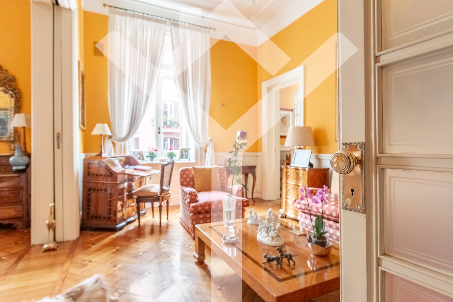 Apartment for Sale to Roma
