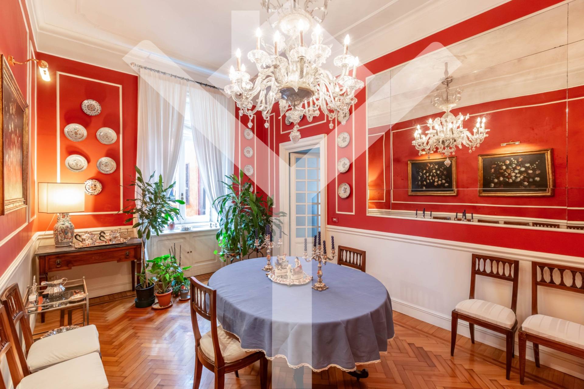 Apartment for Sale to Roma