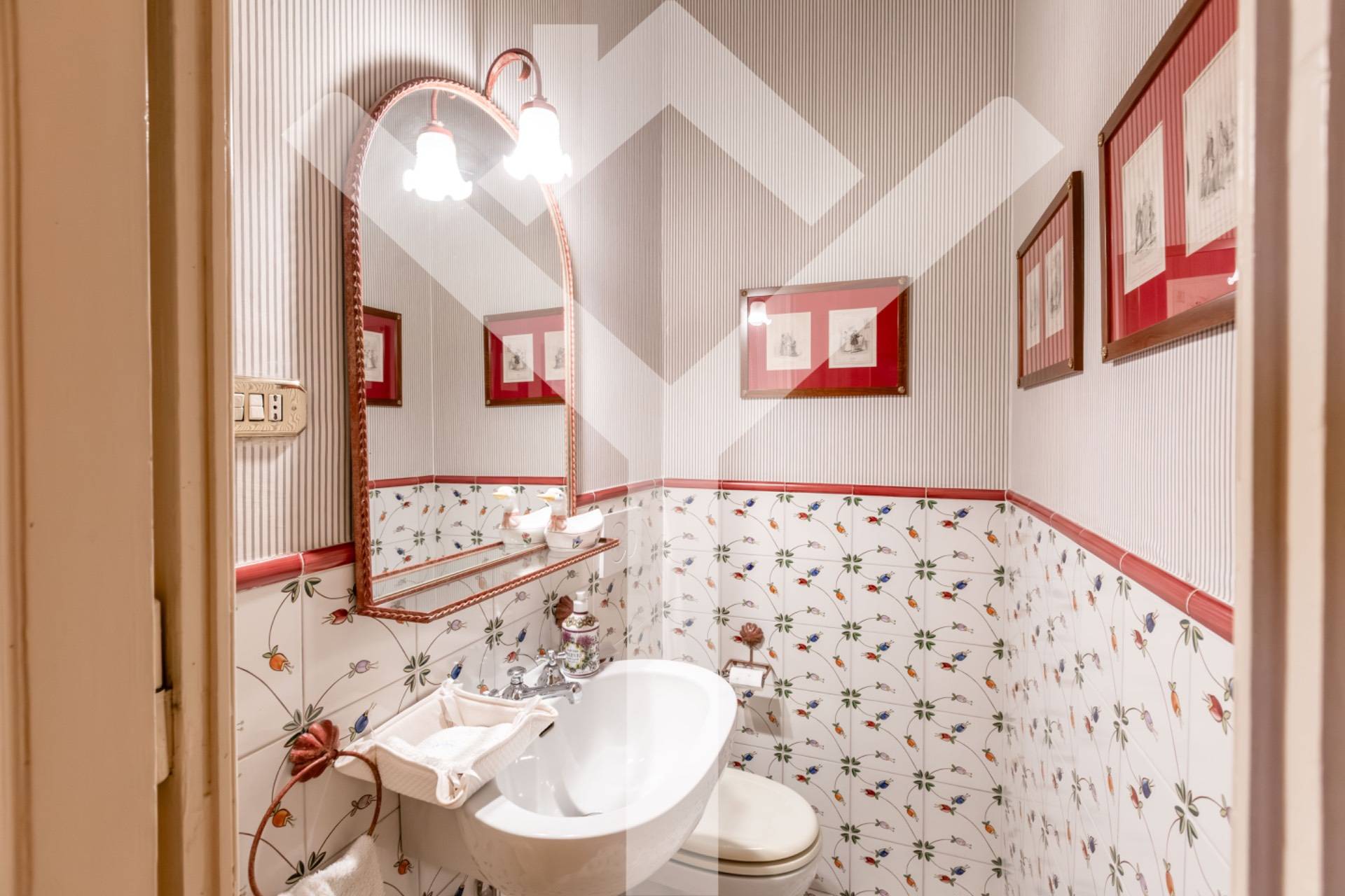 Apartment for Sale to Roma