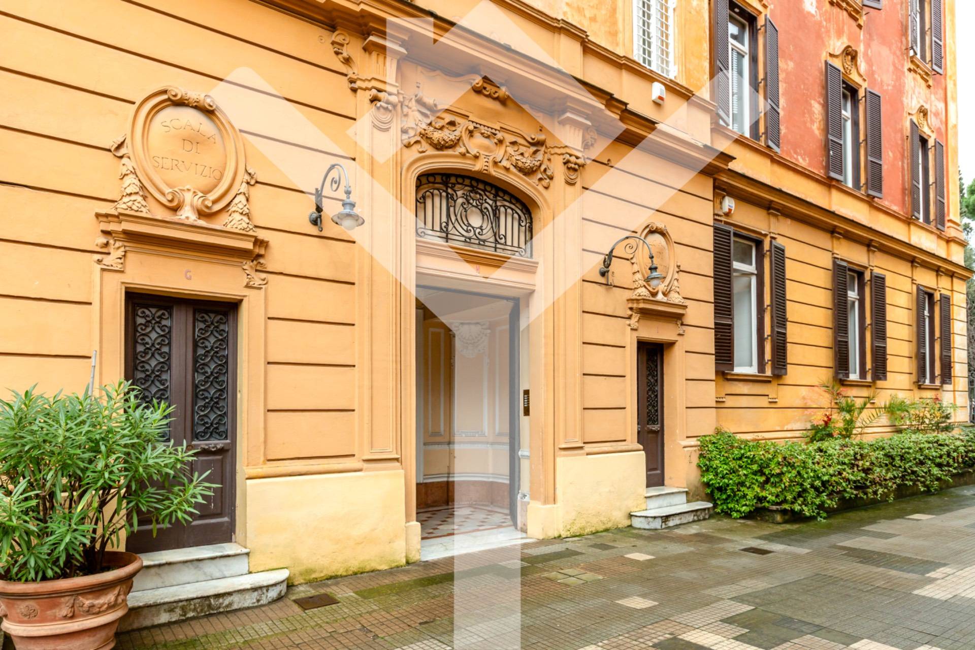 Apartment for Sale to Roma