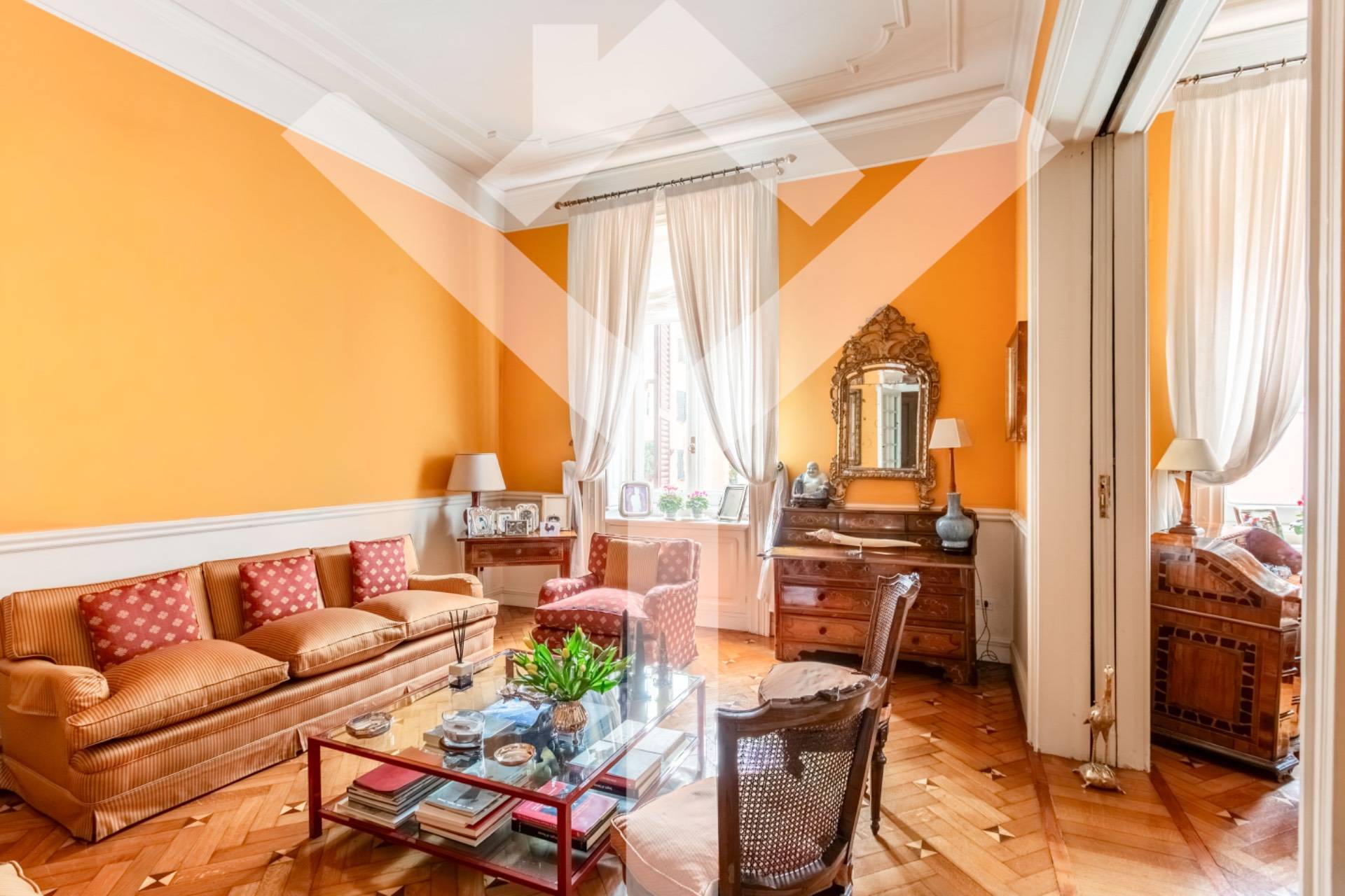 Apartment for Sale to Roma