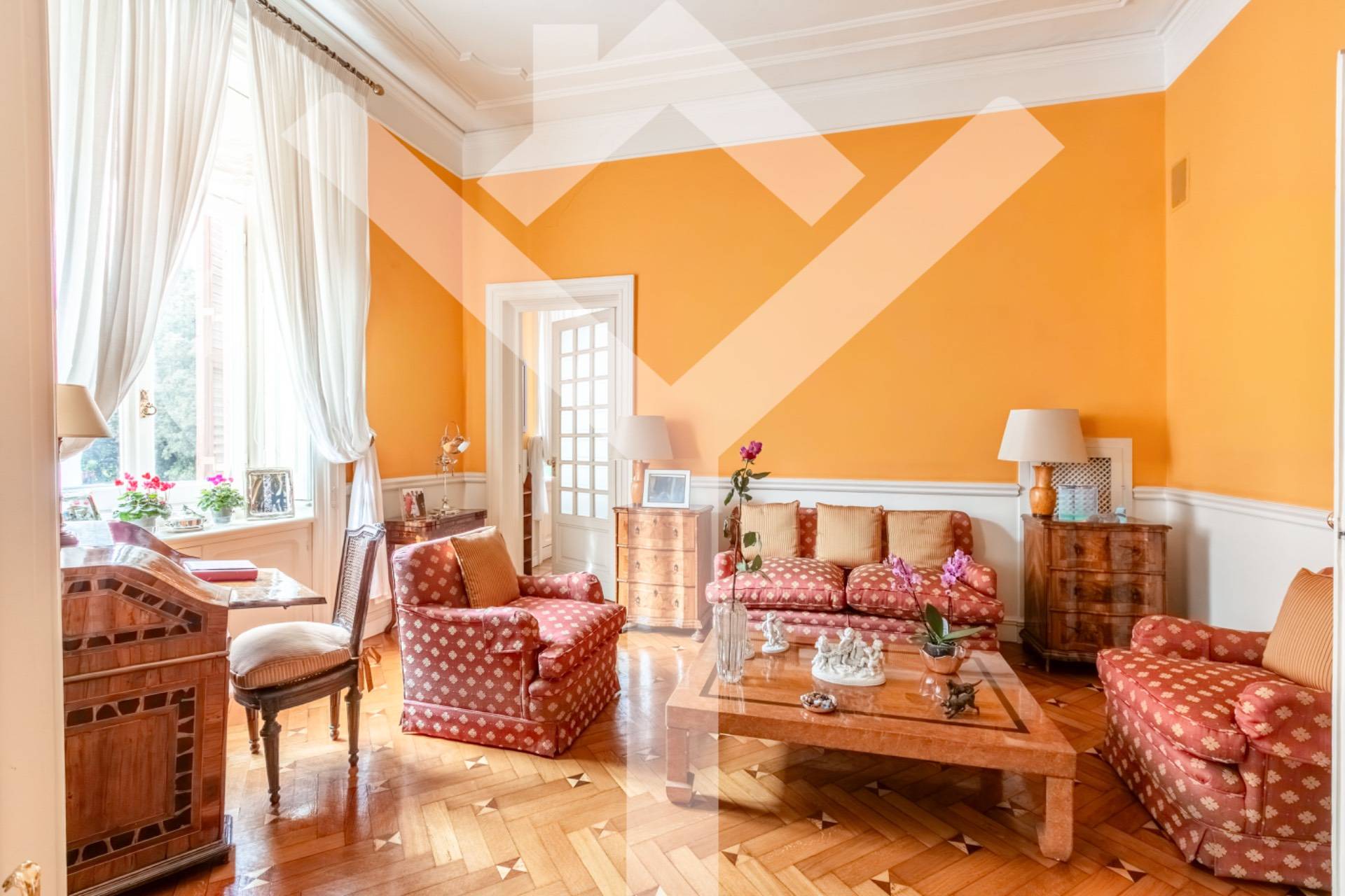 Apartment for Sale to Roma