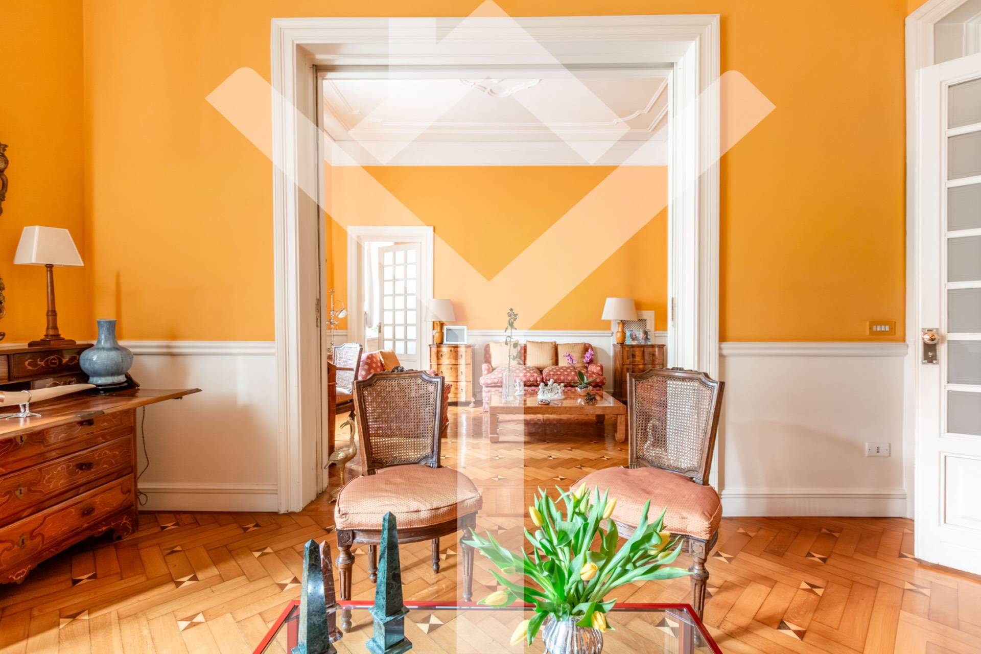 Apartment for Sale to Roma