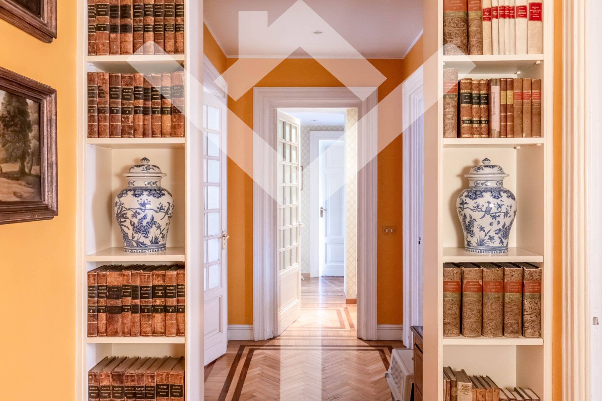 Apartment for Sale to Roma