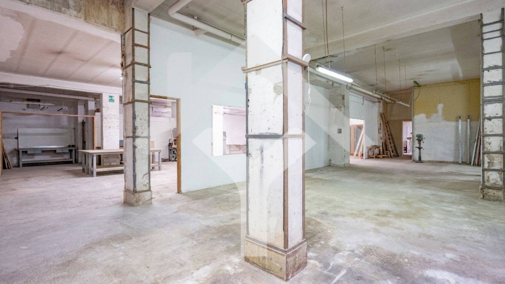 Commercial Property for Sale to Roma