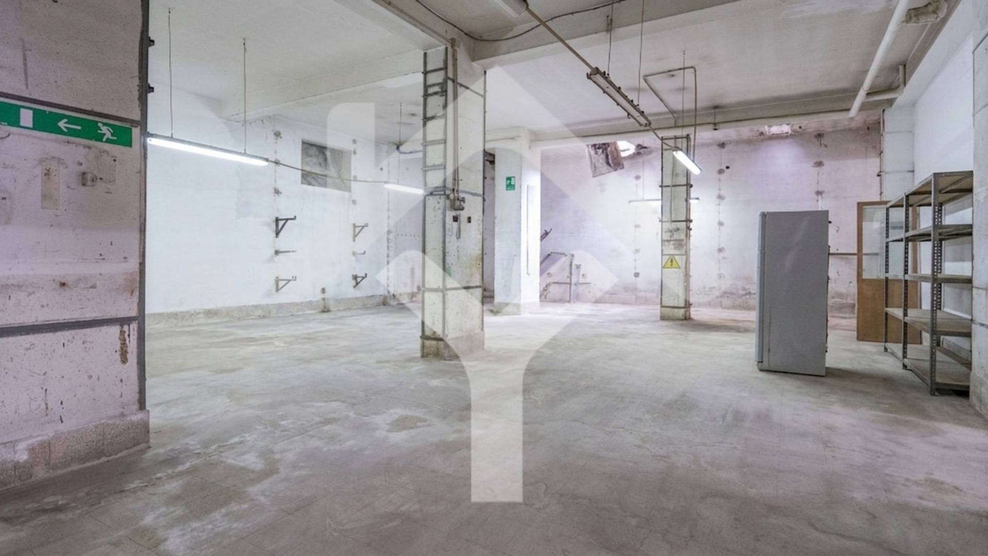 Commercial Property for Sale to Roma