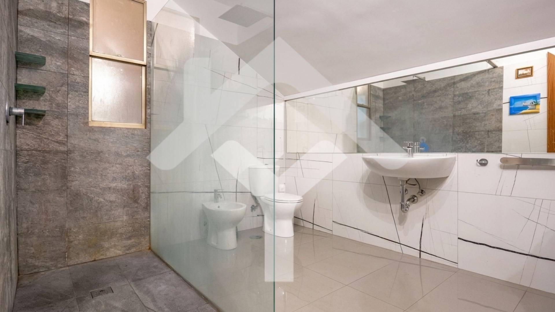 Commercial Property for Sale to Roma