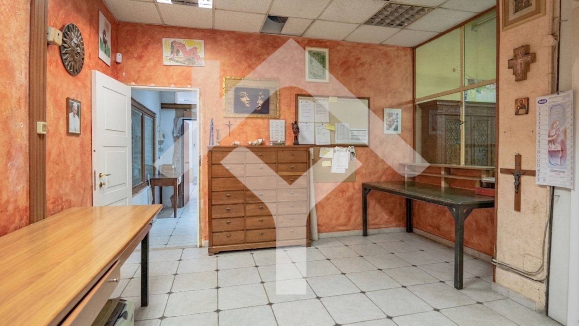 Commercial Property for Sale to Roma