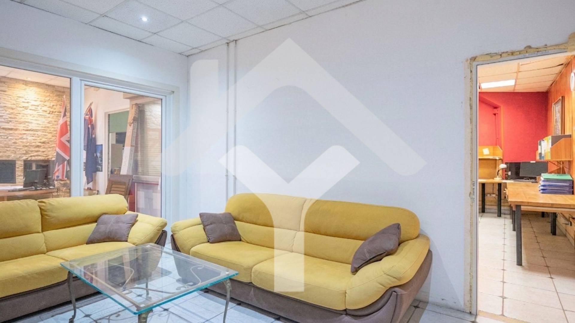 Commercial Property for Sale to Roma