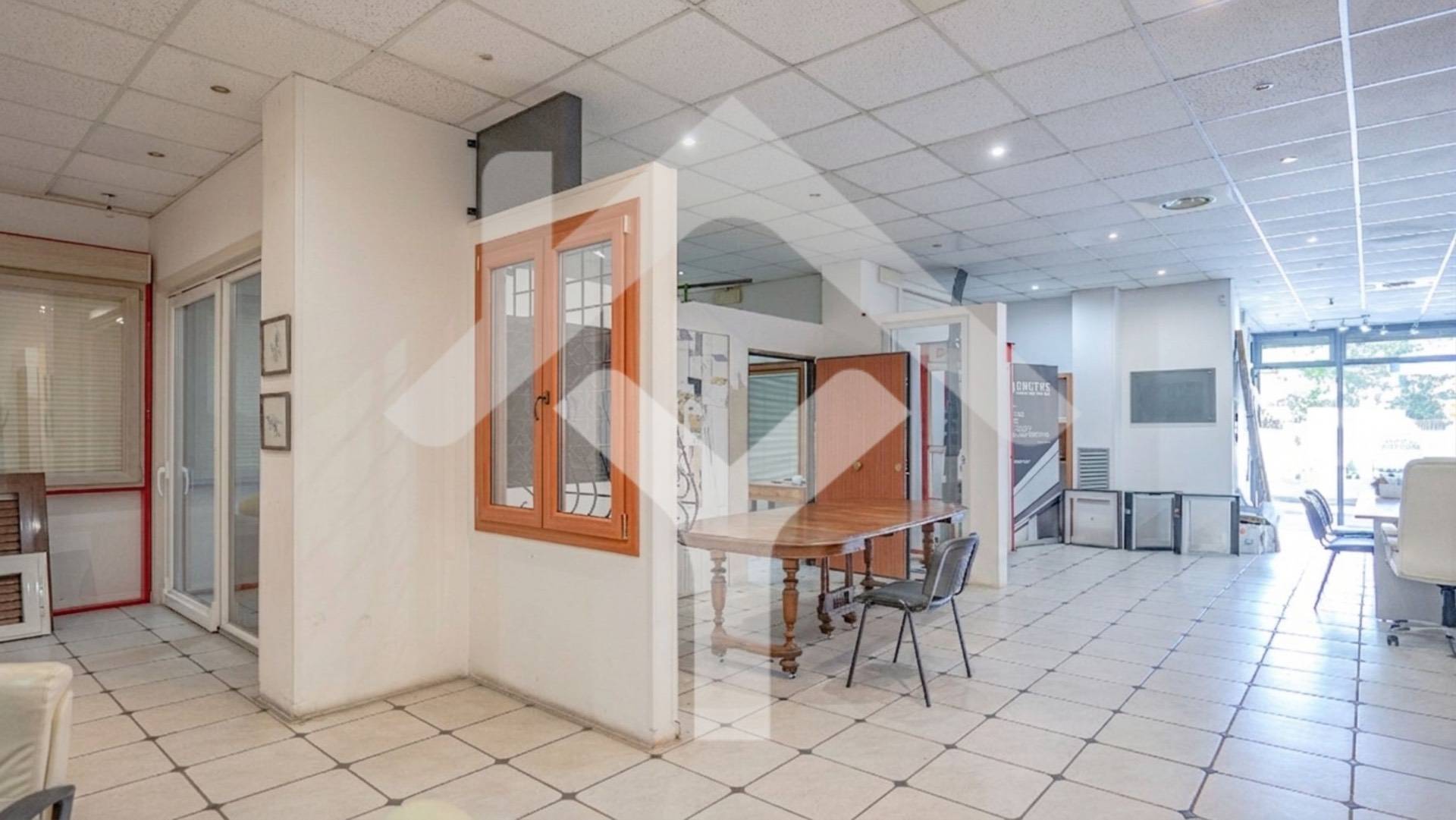 Commercial Property for Sale to Roma