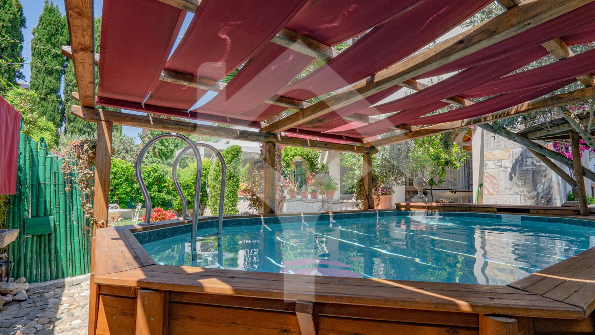 Apartment for Sale to Roma