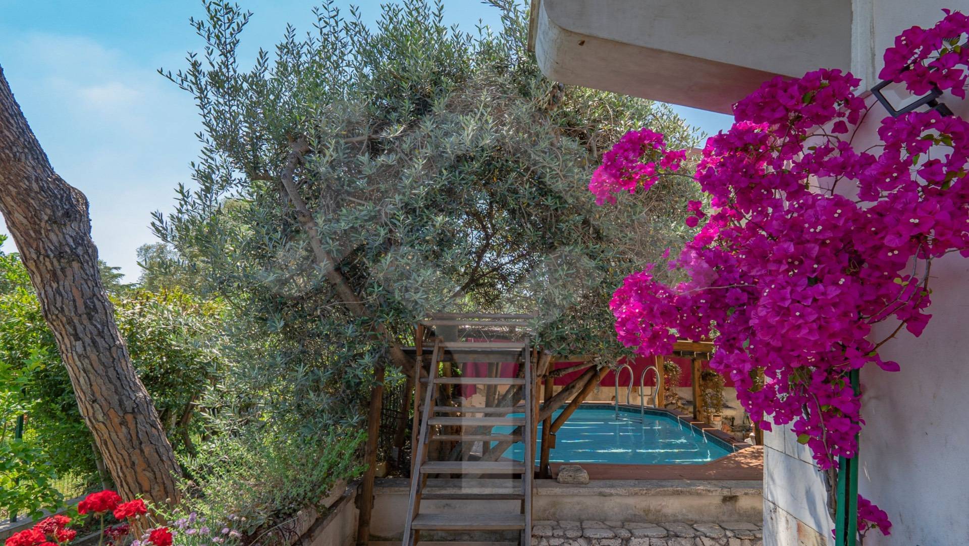Apartment for Sale to Roma