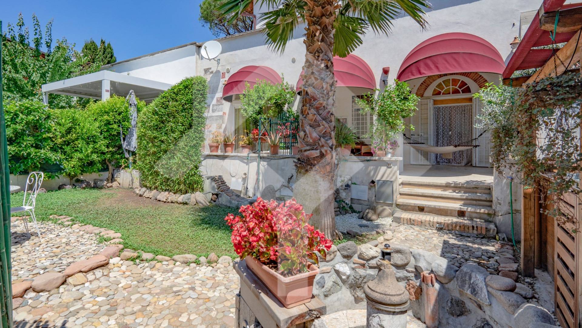 Apartment for Sale to Roma