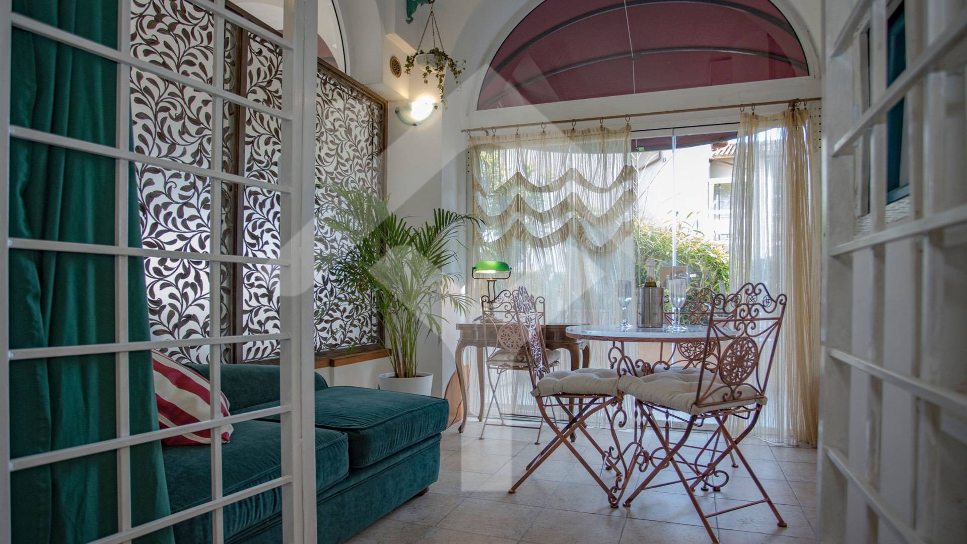Apartment for Sale to Roma