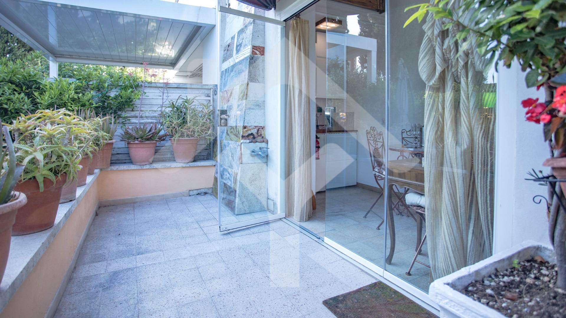 Apartment for Sale to Roma