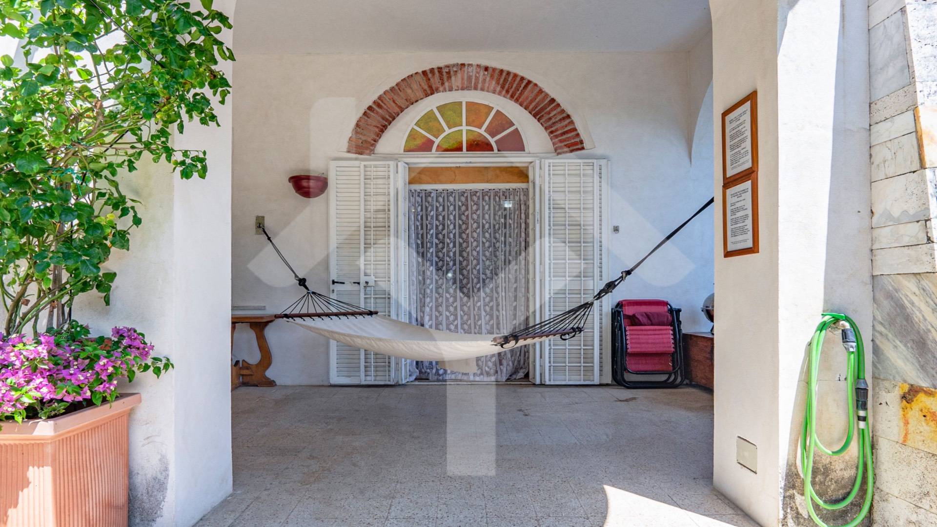 Apartment for Sale to Roma