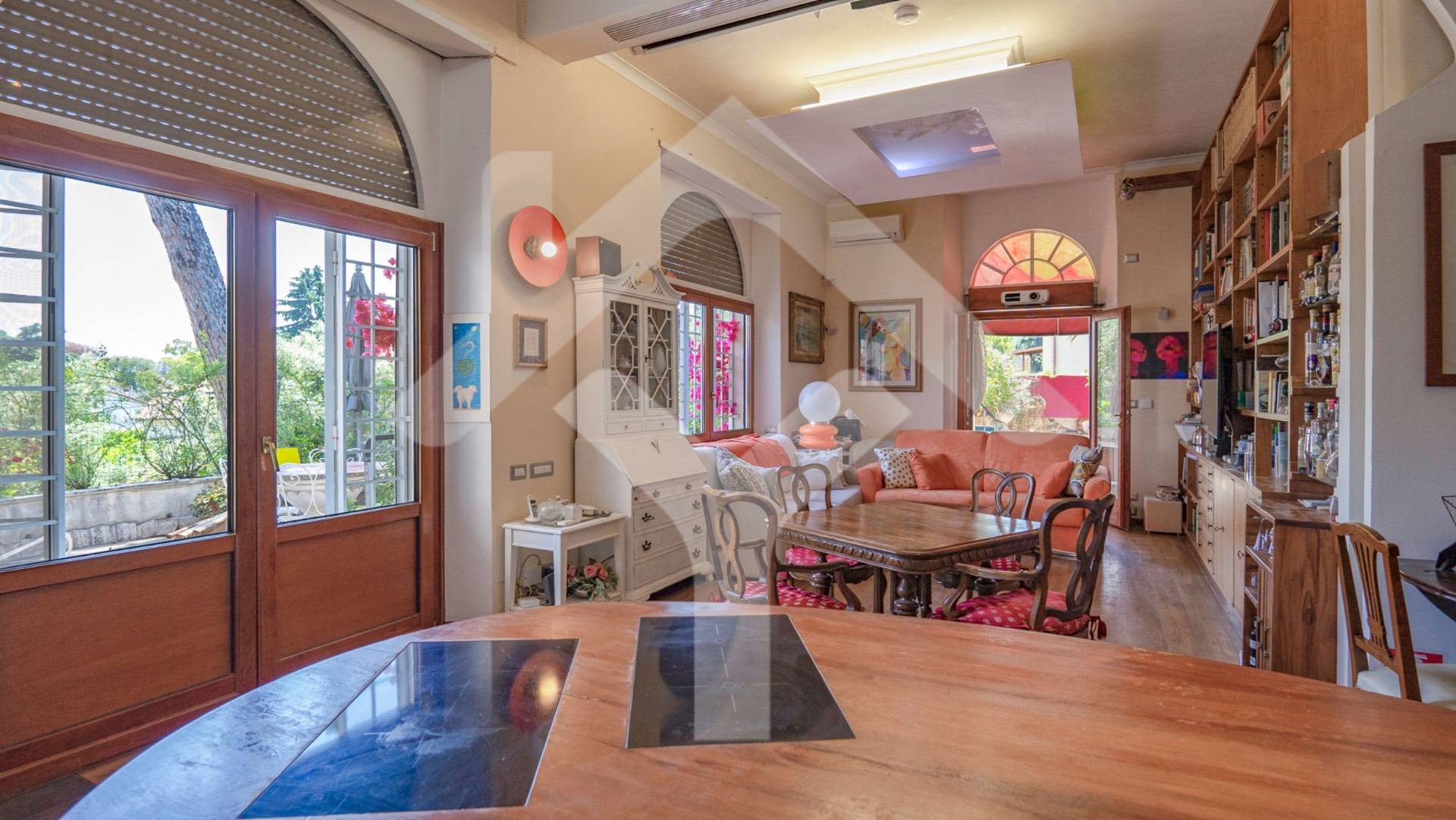 Apartment for Sale to Roma