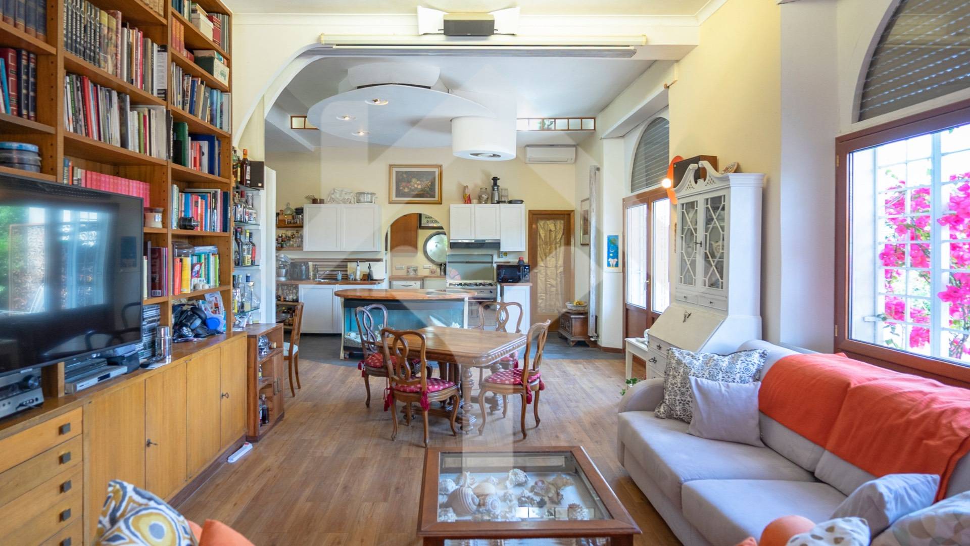 Apartment for Sale to Roma