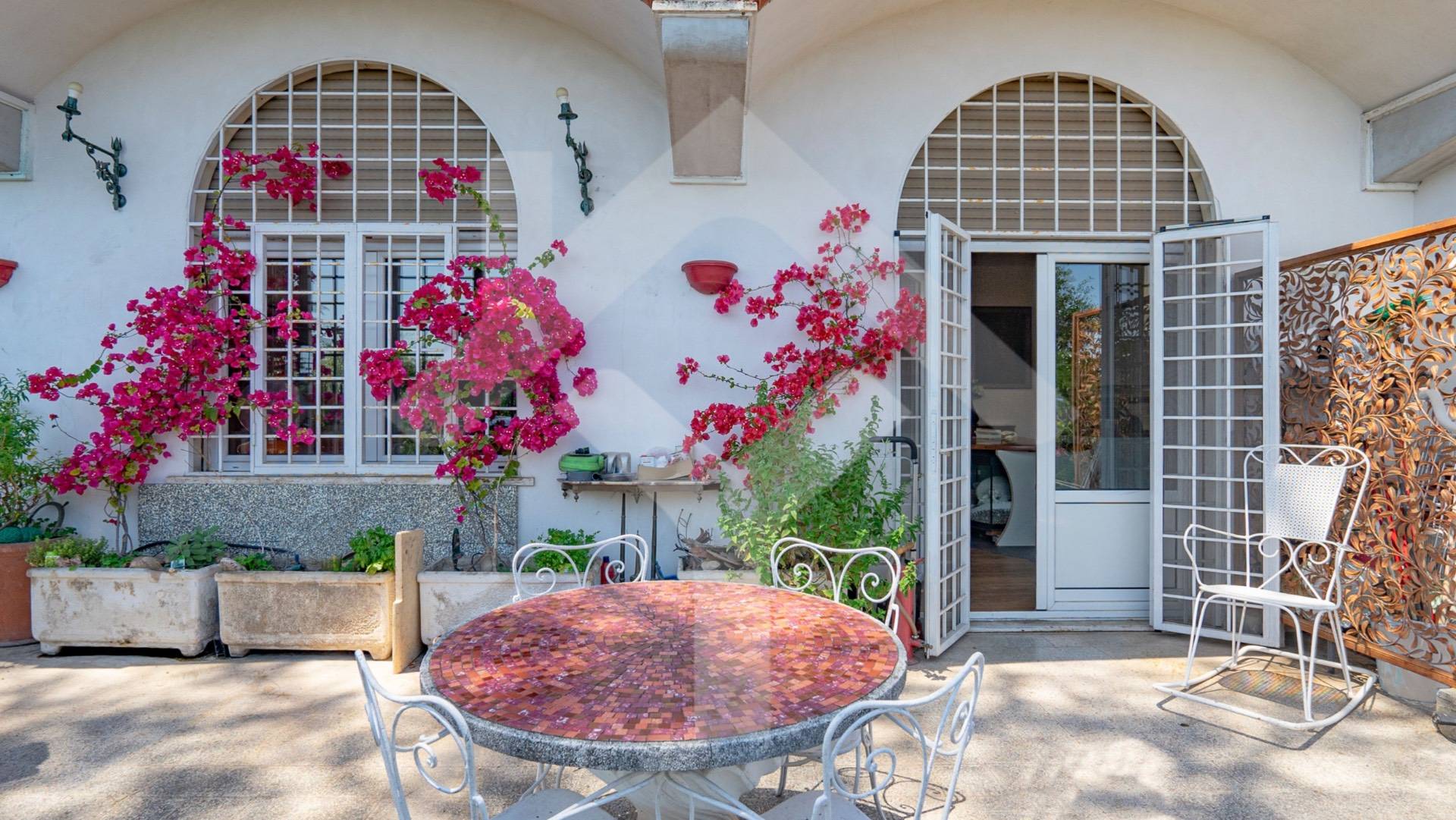 Apartment for Sale to Roma