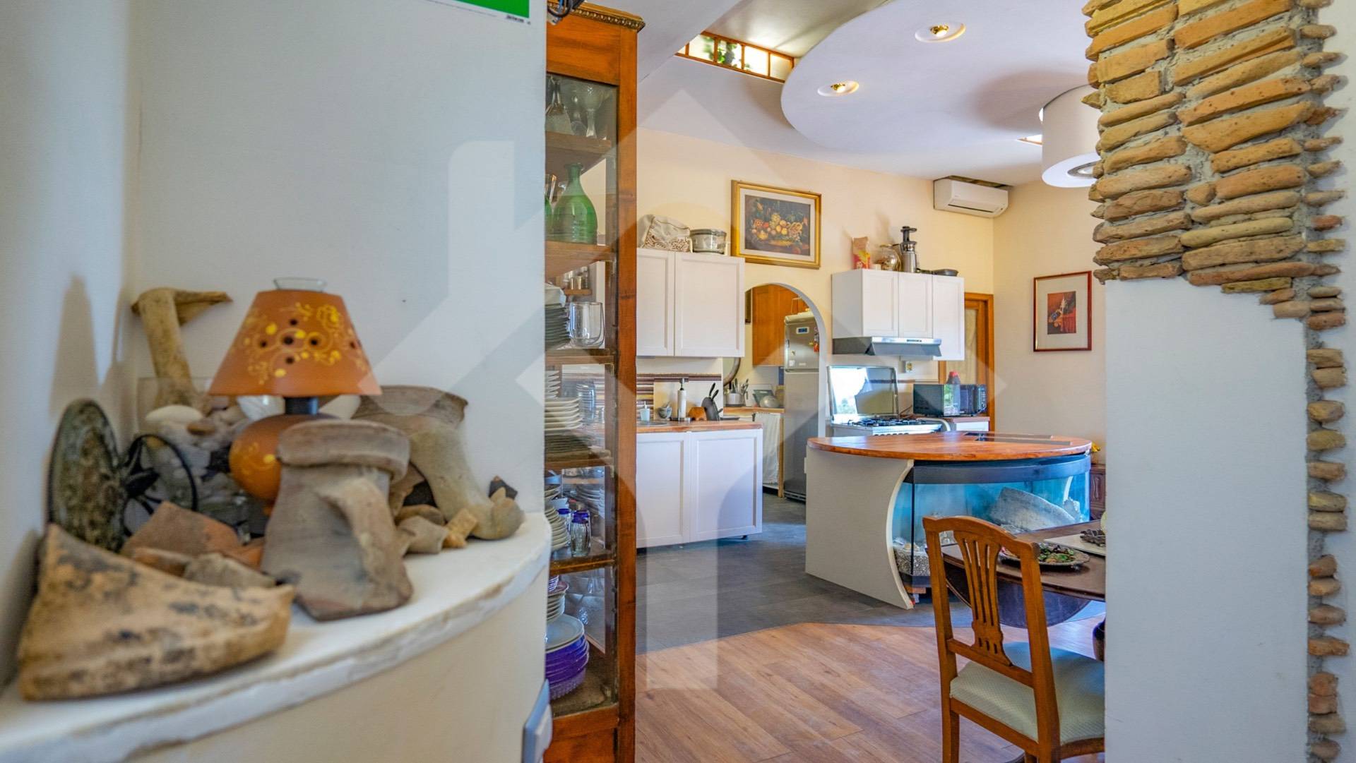 Apartment for Sale to Roma
