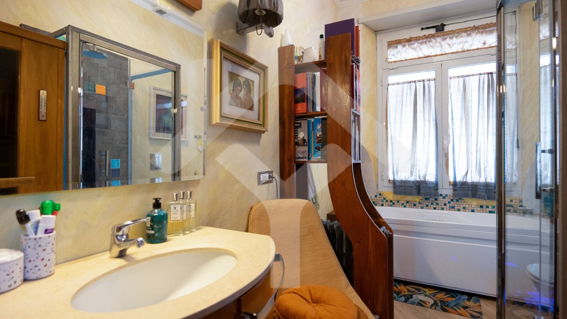 Apartment for Sale to Roma
