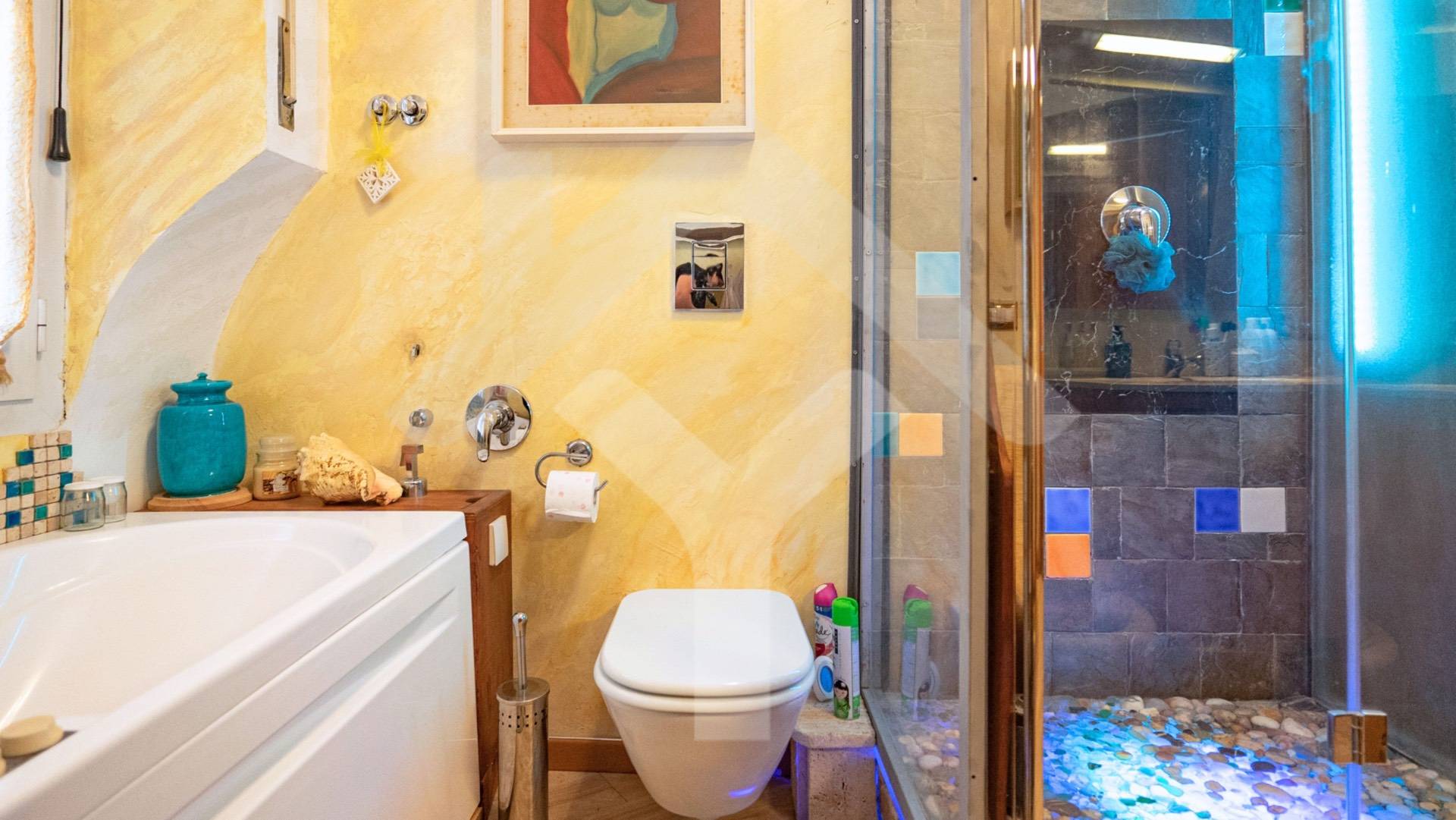 Apartment for Sale to Roma