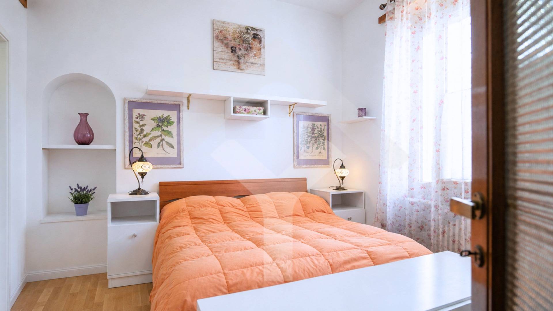 Apartment for Sale to Roma